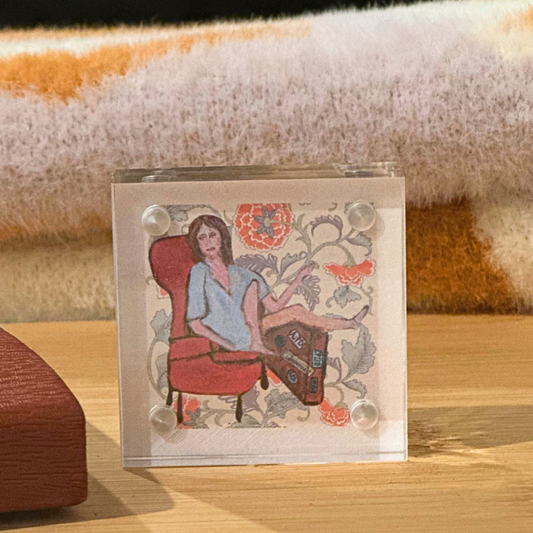 LOLA: She's Got Baggage